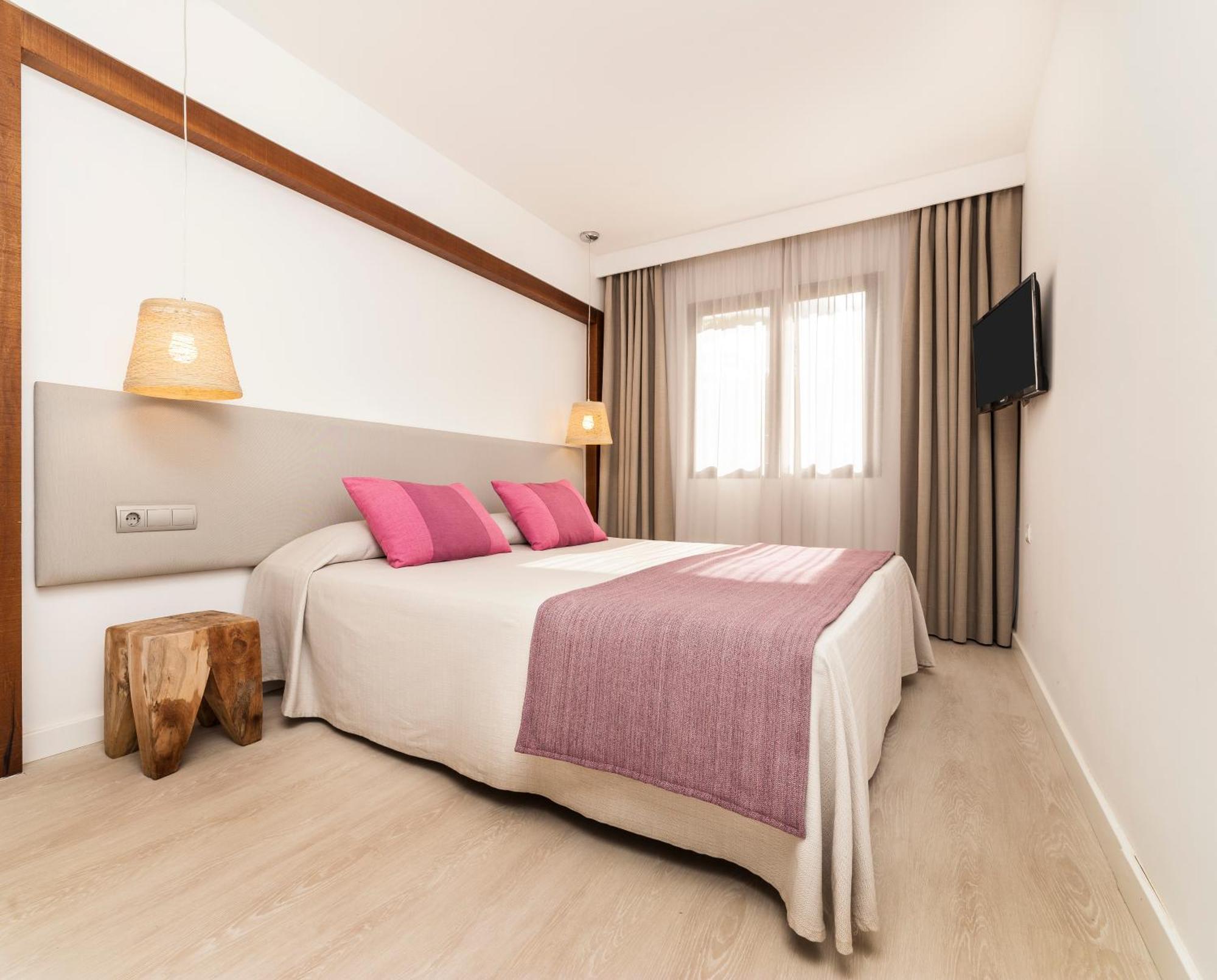 Insotel Club Tarida Playa Sant Josep de sa Talaia Ngoại thất bức ảnh